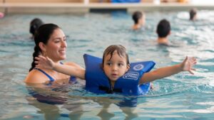 Enfant en cours de natation