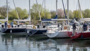 découvrez les tendances du marché des voiliers au printemps et préparez-vous à la saison estivale avec notre guide sur la vente de voiliers et la forte demande avant l'été.